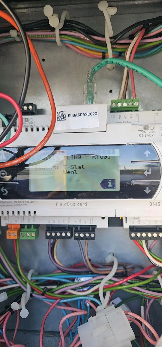 Control components and wiring during Bakerss service work