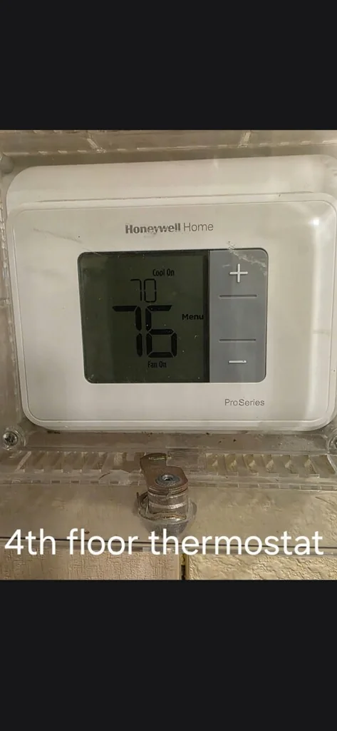Thermostat display in Myrtle Beach · Coventry Apartments